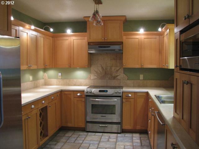 23851 Schultz Road Northeast Aurora, OR 97002 - Photo 1 of 16