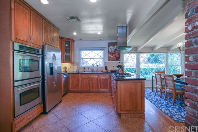 14026 Chandler Boulevard Sherman Oaks, CA 91401 - Photo 9 of 36