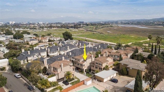 $1,050,000 | 2458 Monaco Terrace, Costa Mesa, CA 92627