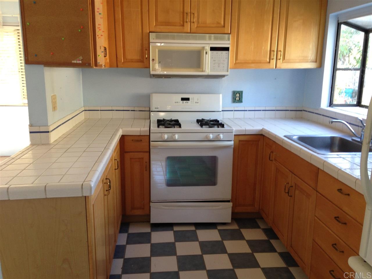 101 Knoll Road Vista, CA 92083 - Photo 2 of 6 Gallery Image 2