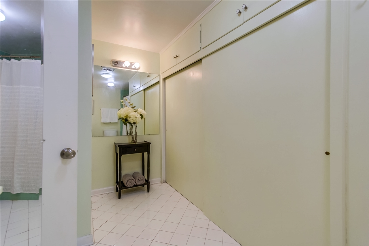 2368 Torrey Pines Road, Unit 61 La Jolla, CA 92037 - Photo 14 of 19 Gallery Image 14