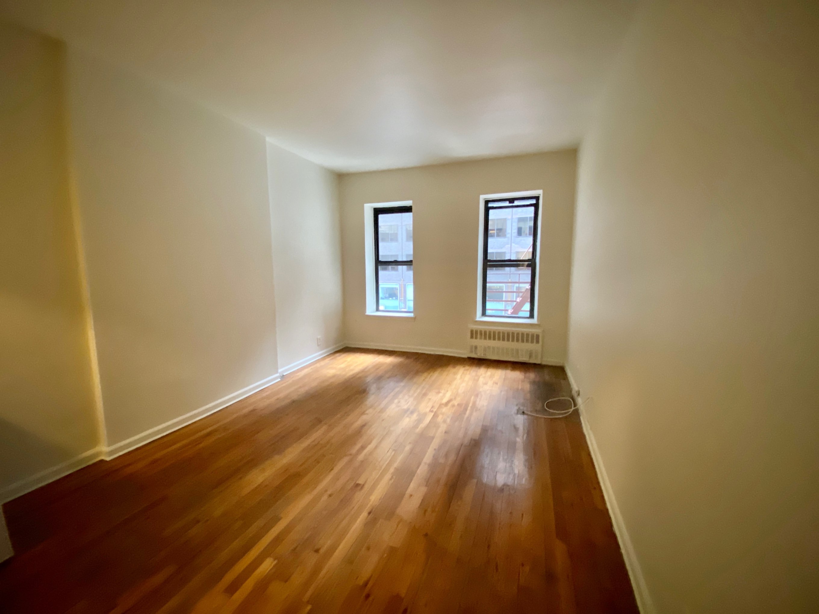 153 East 43rd Street, Unit 3B Manhattan, NY 10017 - Photo 2 of 7