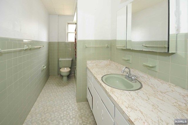 179 Mountain Way Rutherford, NJ 07070 - Photo 17 of 24