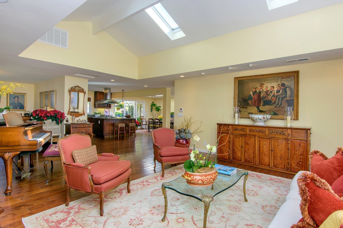 7453 Fairway Road La Jolla, CA 92037 - Photo 2 of 23 Gallery Image 2