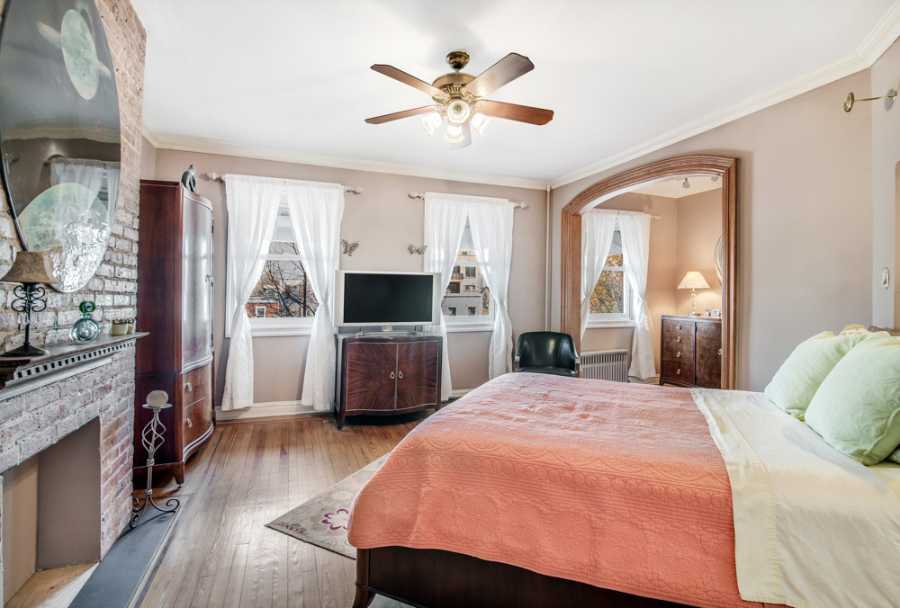 151 McGuinness Boulevard Brooklyn, NY 11222 - Photo 6 of 15