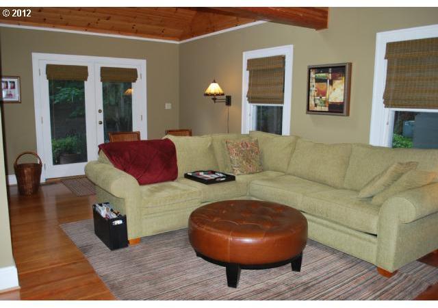 5035 Southwest View Point Terrace Portland, OR 97239 - Photo 9 of 16