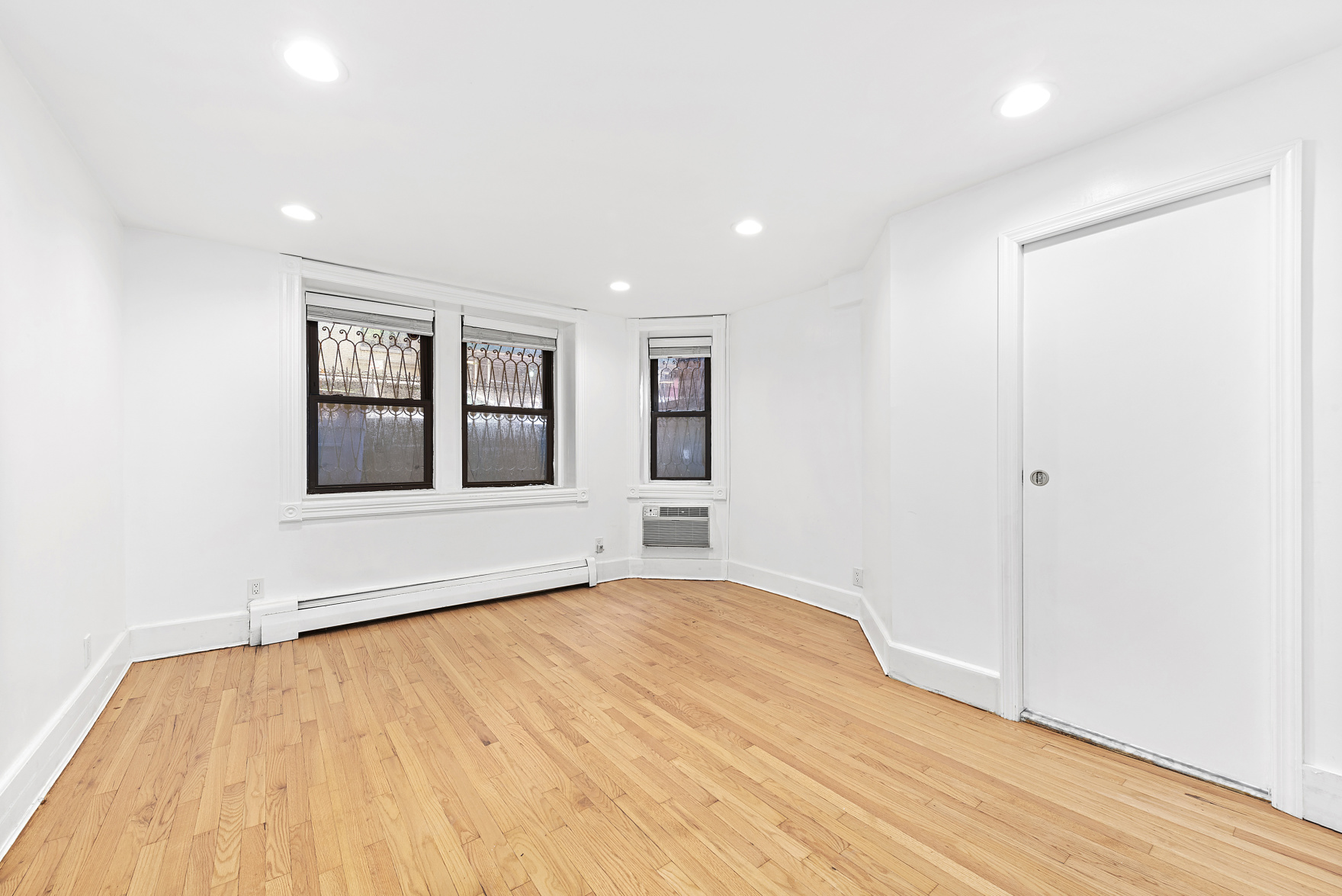 240 West 74th Street, Unit GARDEN New York, NY 10023 - Photo 5 of 8