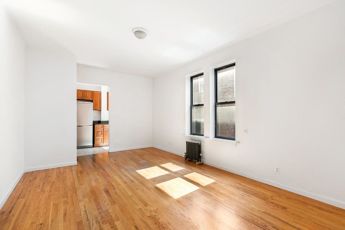 205 West 10th Street, Unit 5E Manhattan, NY 10014 - Photo 2 of 5