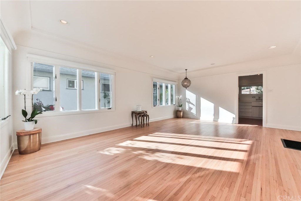 925 15th Place Hermosa Beach, CA 90254 - Photo 5 of 24 Living Room from Entry