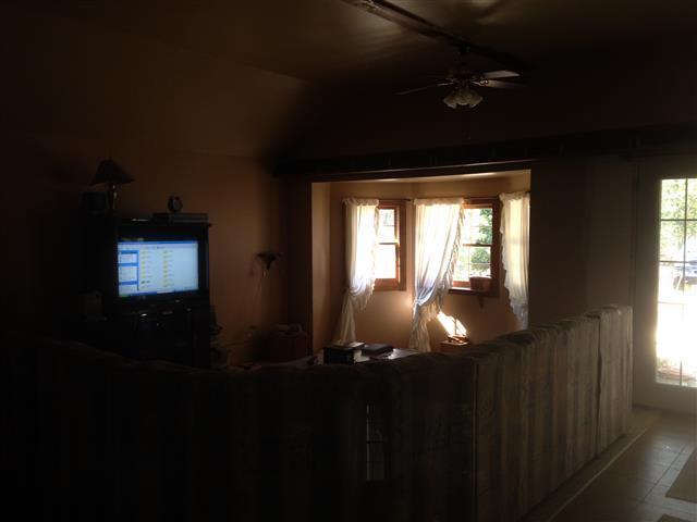 250 Nelson Road Lawrenceburg, TN 38464 - Photo 19 of 30 Living room with bay window.
