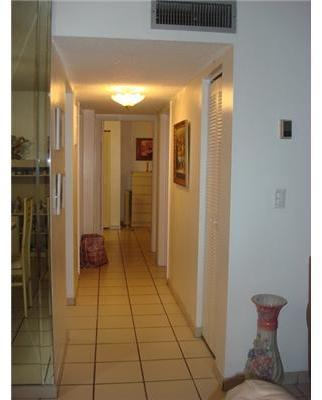 1673 Bay Road, Unit 302 Miami Beach, FL 33139 - Photo 2 of 16 Gallery Image 2