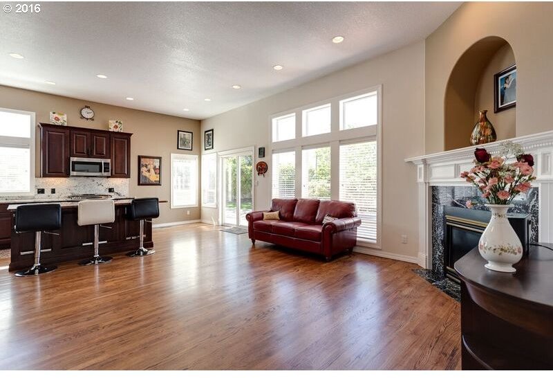 8325 Southwest Sunstone Loop Beaverton, OR 97007 - Photo 10 of 32 Gallery Image 10