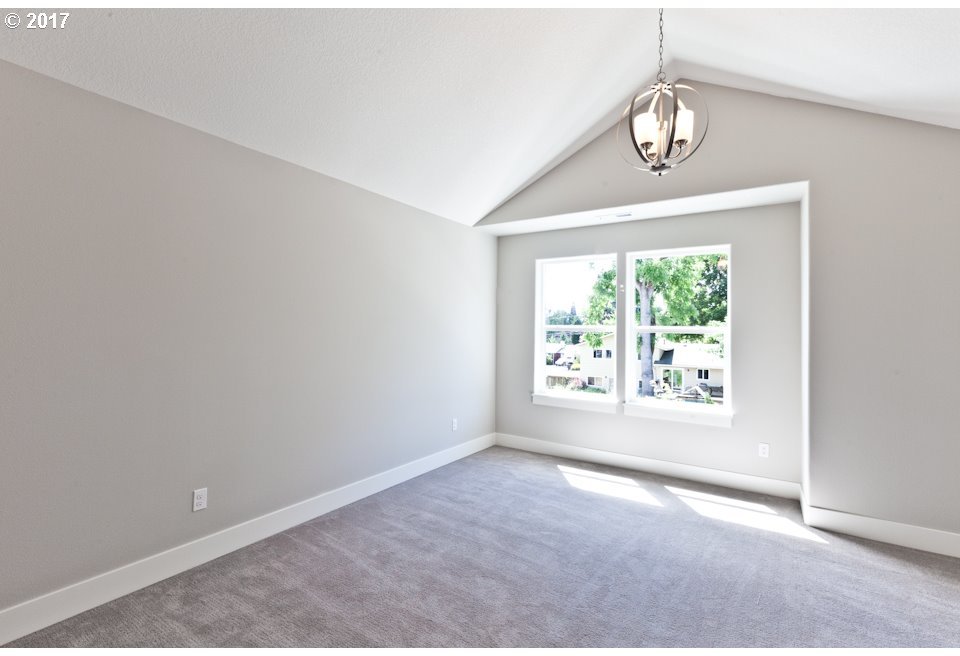 20172 Southwest Kinnaman Road Beaverton, OR 97078 - Photo 16 of 29 Gallery Image 16