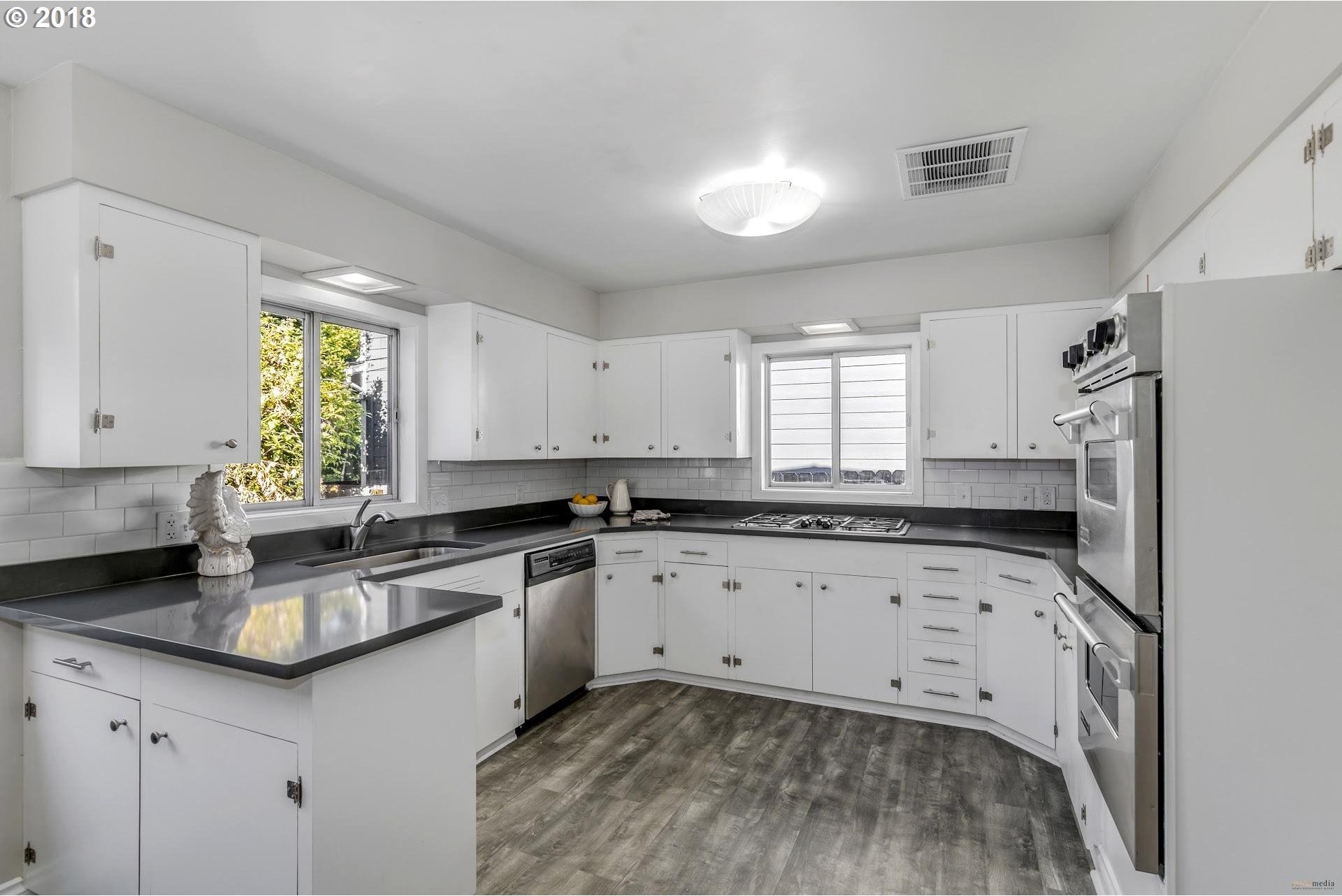 3320 Southwest Vermont Street Portland, OR 97219 - Photo 23 of 30 Gallery Image 23