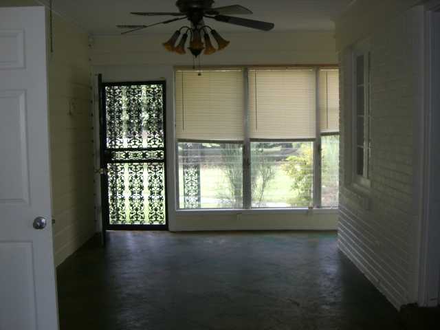 1357 Farrow Road Memphis, TN 38116 - Photo 3 of 12