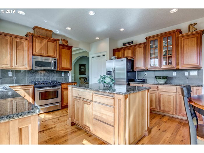 13446 Southeast Portland View Place Happy Valley, OR 97086 - Photo 24 of 30