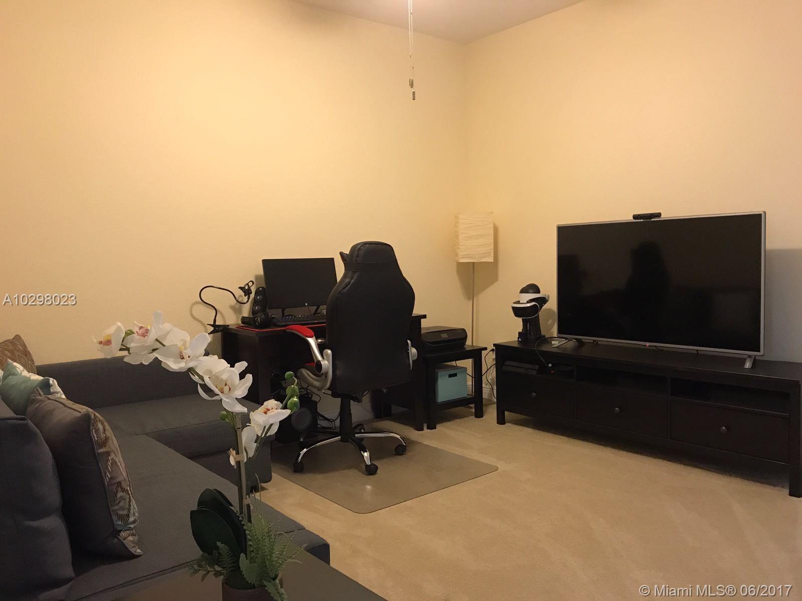 Cobblestone Pembroke Pines, FL 33027 - Photo 13 of 25