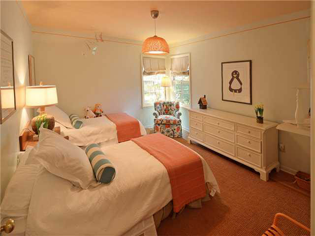 4931 Cole Road Memphis, TN 38117 - Photo 15 of 22 Bedroom #2 features corner windows and great wall space.