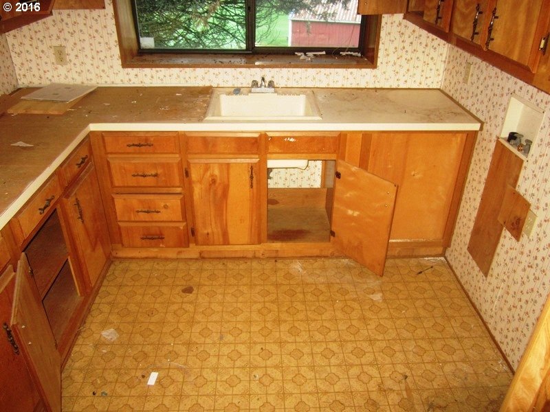 5747 Valley View Road Southeast Turner, OR 97392 - Photo 20 of 32 Gallery Image 20