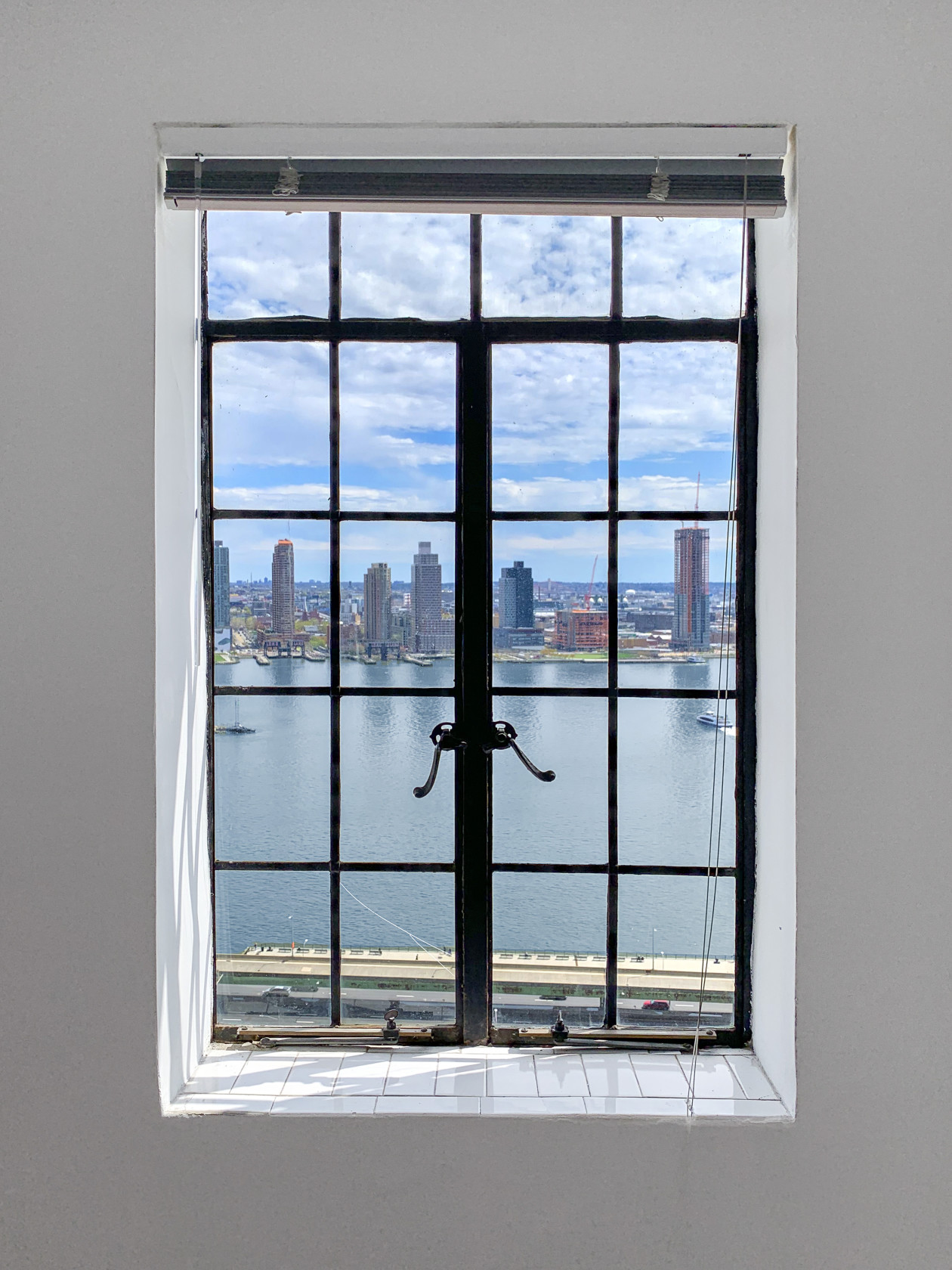 5 Tudor City Place, Unit 2132 Manhattan, NY 10017 - Photo 2 of 6