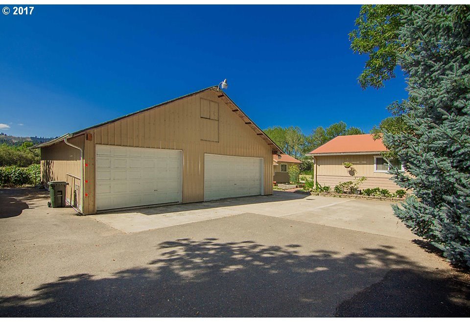 2823 Nonpareil Road Sutherlin, OR 97479 - Photo 21 of 32