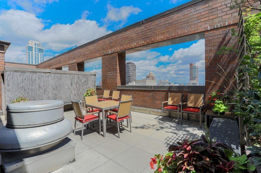 30 West 61st Street, Unit 17E Manhattan, NY 10023 - Photo 6 of 9