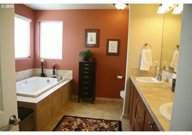 220 Northwest 117th Loop Portland, OR 97229 - Photo 7 of 16 Gallery Image 7