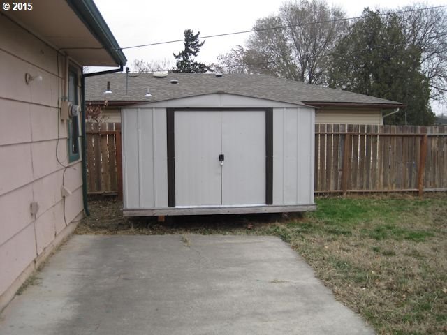 904 Chenowith Loop Road The Dalles, OR 97058 - Photo 21 of 24 Gallery Image 21