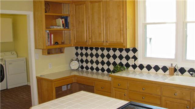 4323 Pyles Road Chapel Hill, TN 37034 - Photo 4 of 30 Built-in Desk area in kitchen.