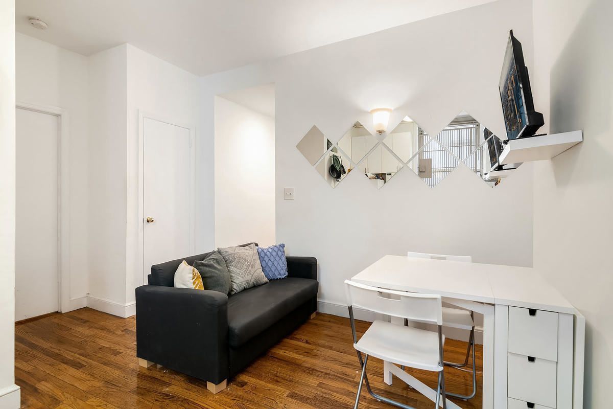 101 Thompson Street, Unit 6 Manhattan, NY 10012 - Photo 2 of 4