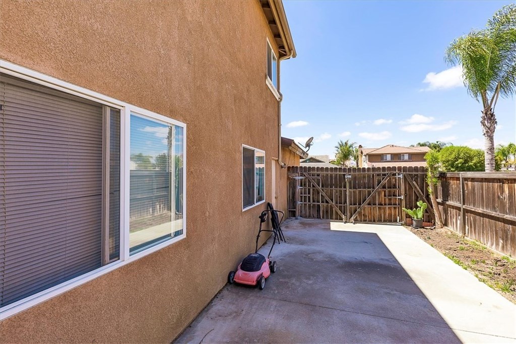 1540 Willow Bird Circle Hemet, CA 92545 - Photo 5 of 32