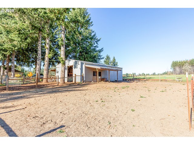 21110 South Ridgeway Lane Oregon City, OR 97045 - Photo 2 of 31