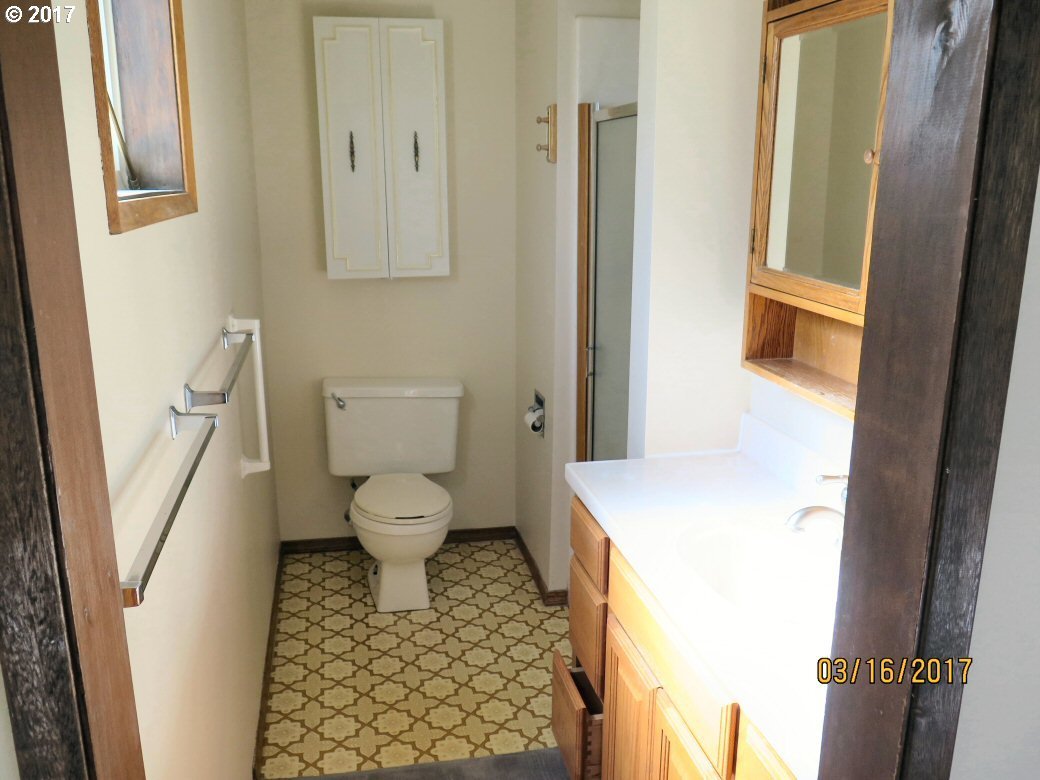 1201 Southwest 23rd Street Pendleton, OR 97801 - Photo 10 of 17