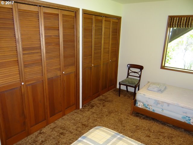 959 Crestview Drive Reedsport, OR 97467 - Photo 28 of 32