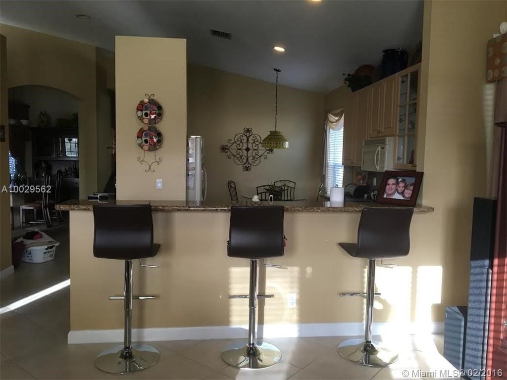 Encantada Pembroke Pines, FL 33029 - Photo 13 of 33