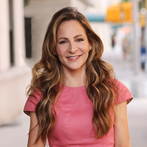 Headshot of Tracie Golding