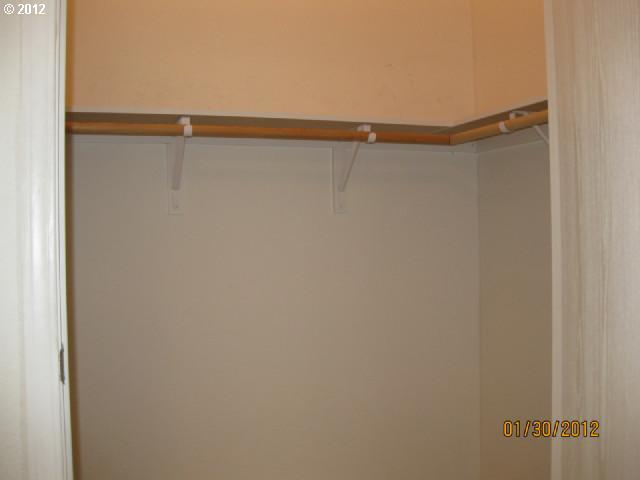 1613 Walker Road Northeast Salem, OR 97305 - Photo 12 of 15 Gallery Image 12