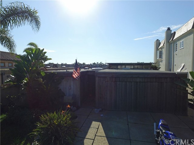 16995 Edgewater Lane Huntington Beach, CA 92649 - Photo 13 of 18
