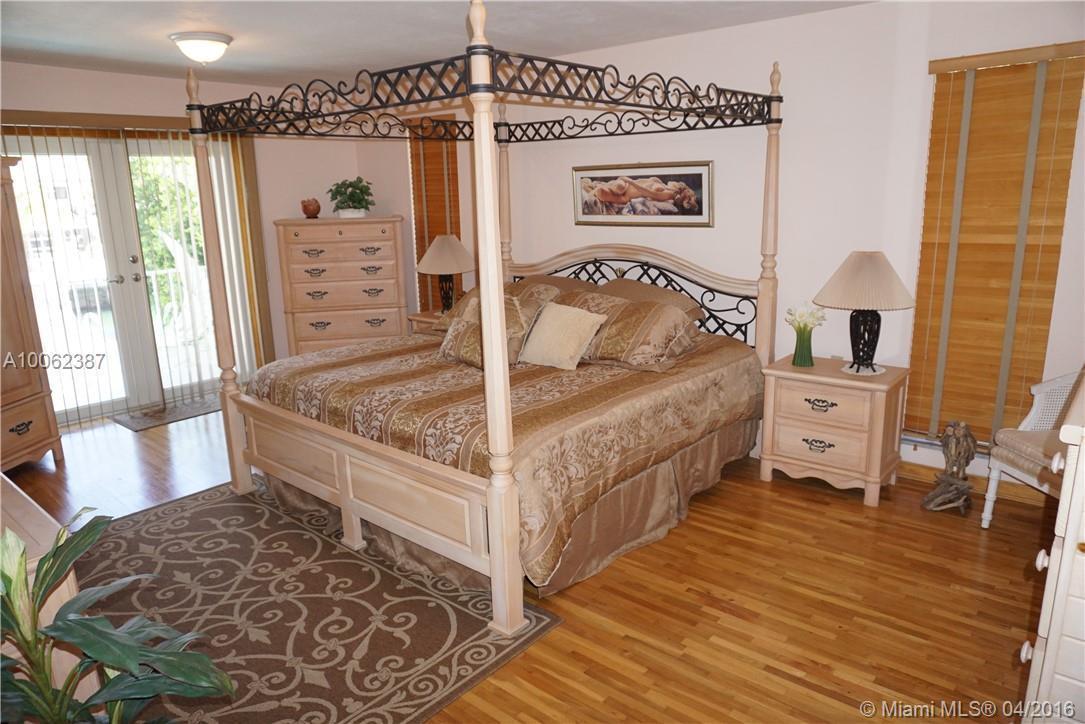 1907 Northeast 118th Road North Miami, FL 33181 - Photo 24 of 25 Gallery Image 24