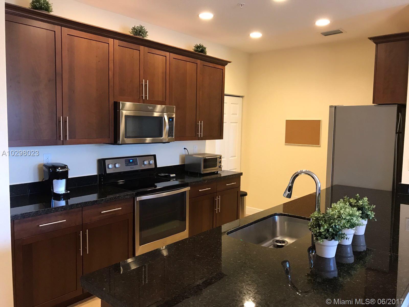 Cobblestone Pembroke Pines, FL 33027 - Photo 5 of 25