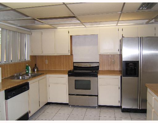 5230 Gate Lake Road, Unit 5230 Tamarac, FL 33319 - Photo 4 of 9