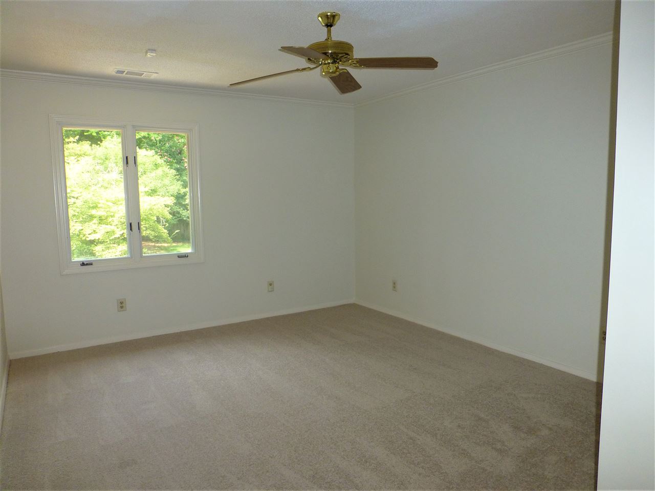 1105 Blake Road Memphis, TN 38018 - Photo 16 of 25 Bedroom #3. New carpet, private bath
