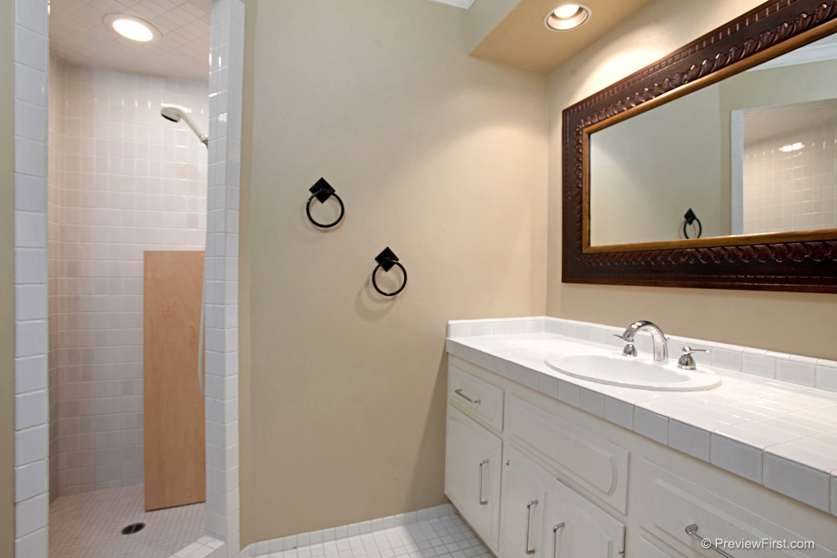 688 Crete Court Encinitas, CA 92024 - Photo 17 of 25 Gallery Image 17