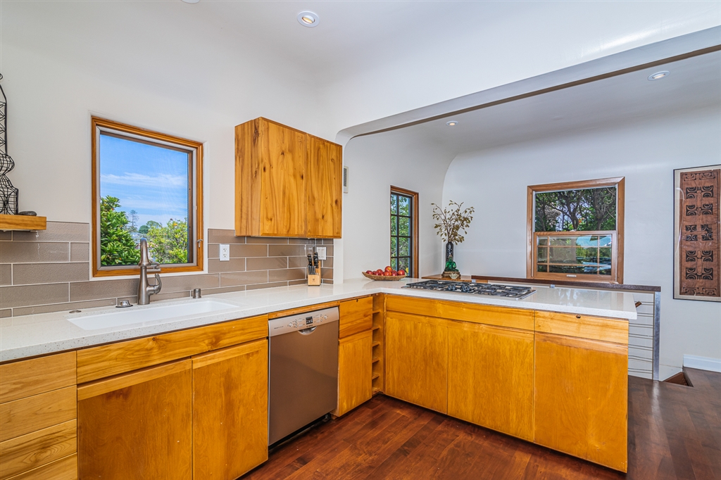 89 East E Street Encinitas, CA 92024 - Photo 11 of 25