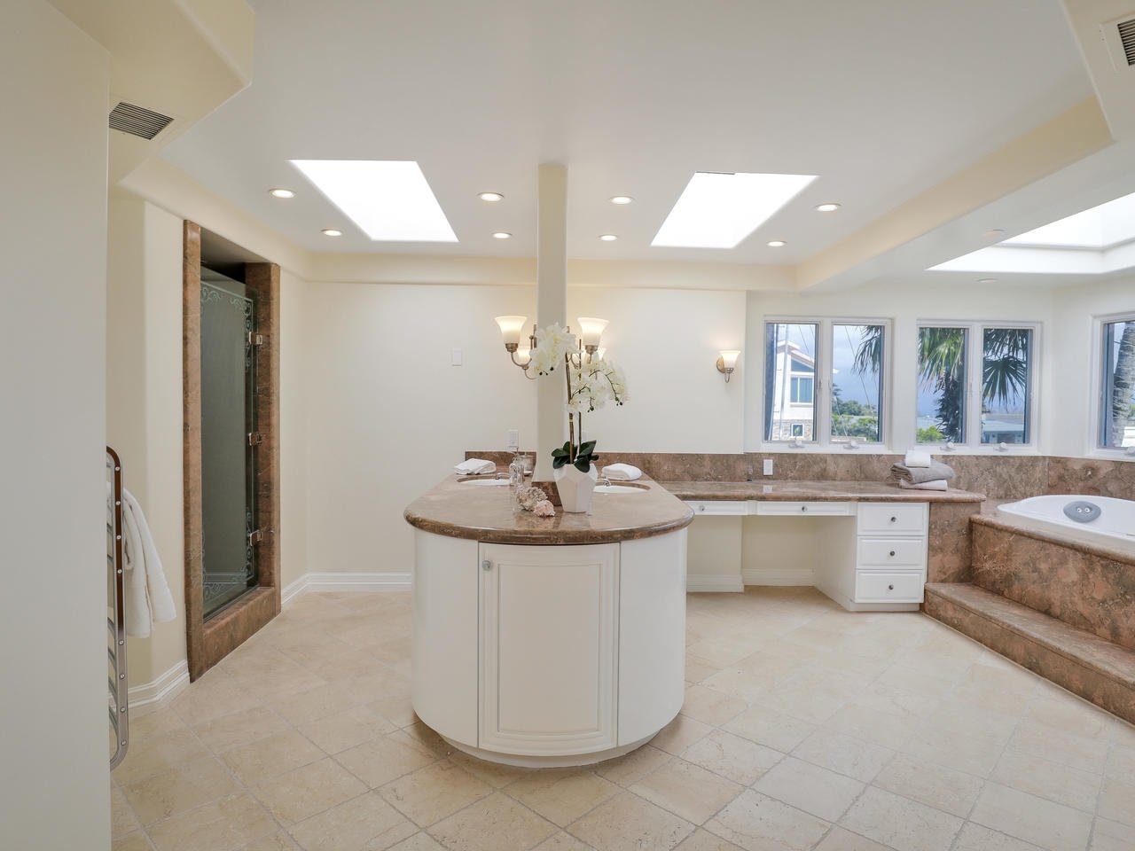 1142 La Jolla Rancho Road La Jolla, CA 92037 - Photo 12 of 25 Gallery Image 12