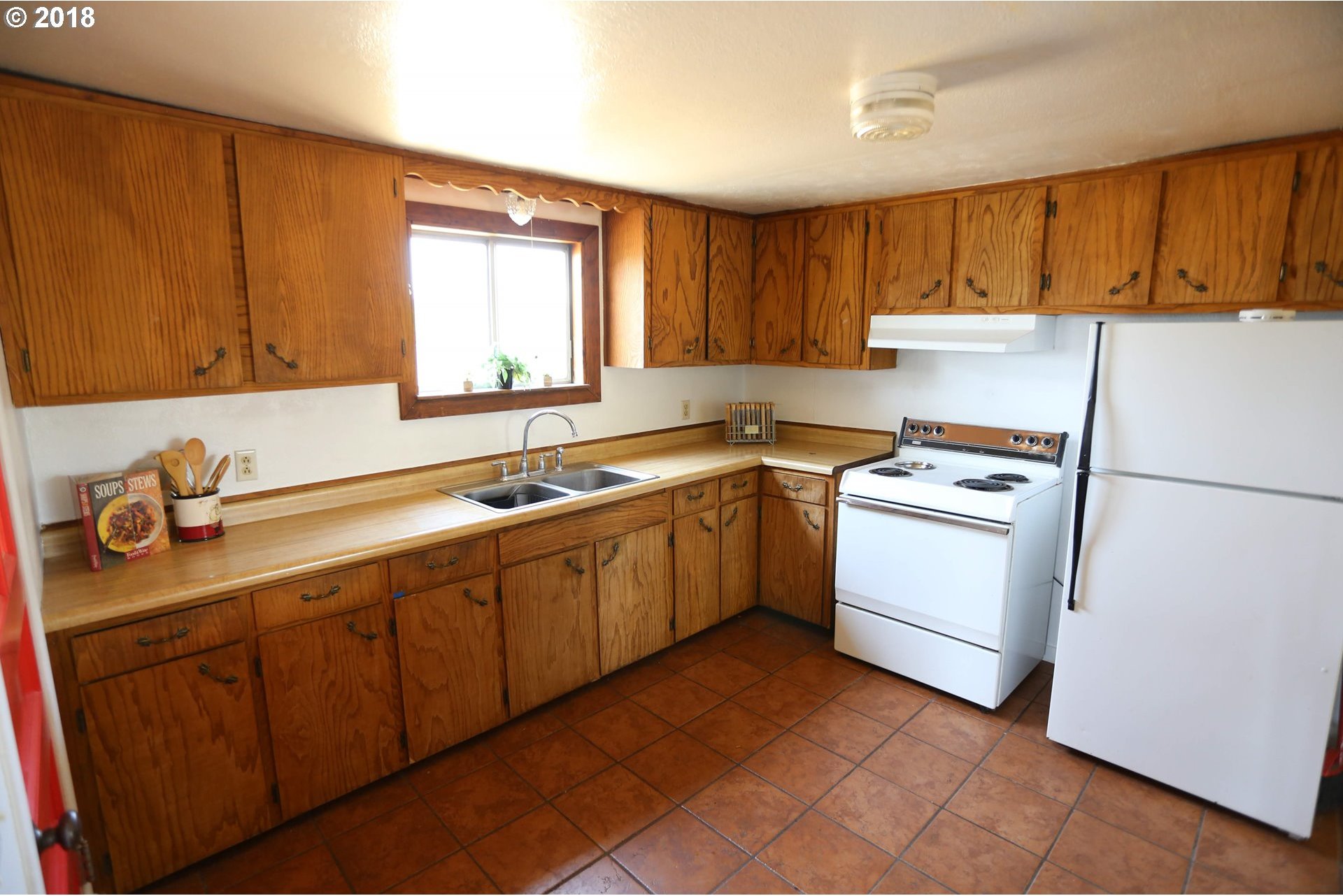 860 West N Street Springfield, OR 97477 - Photo 15 of 18
