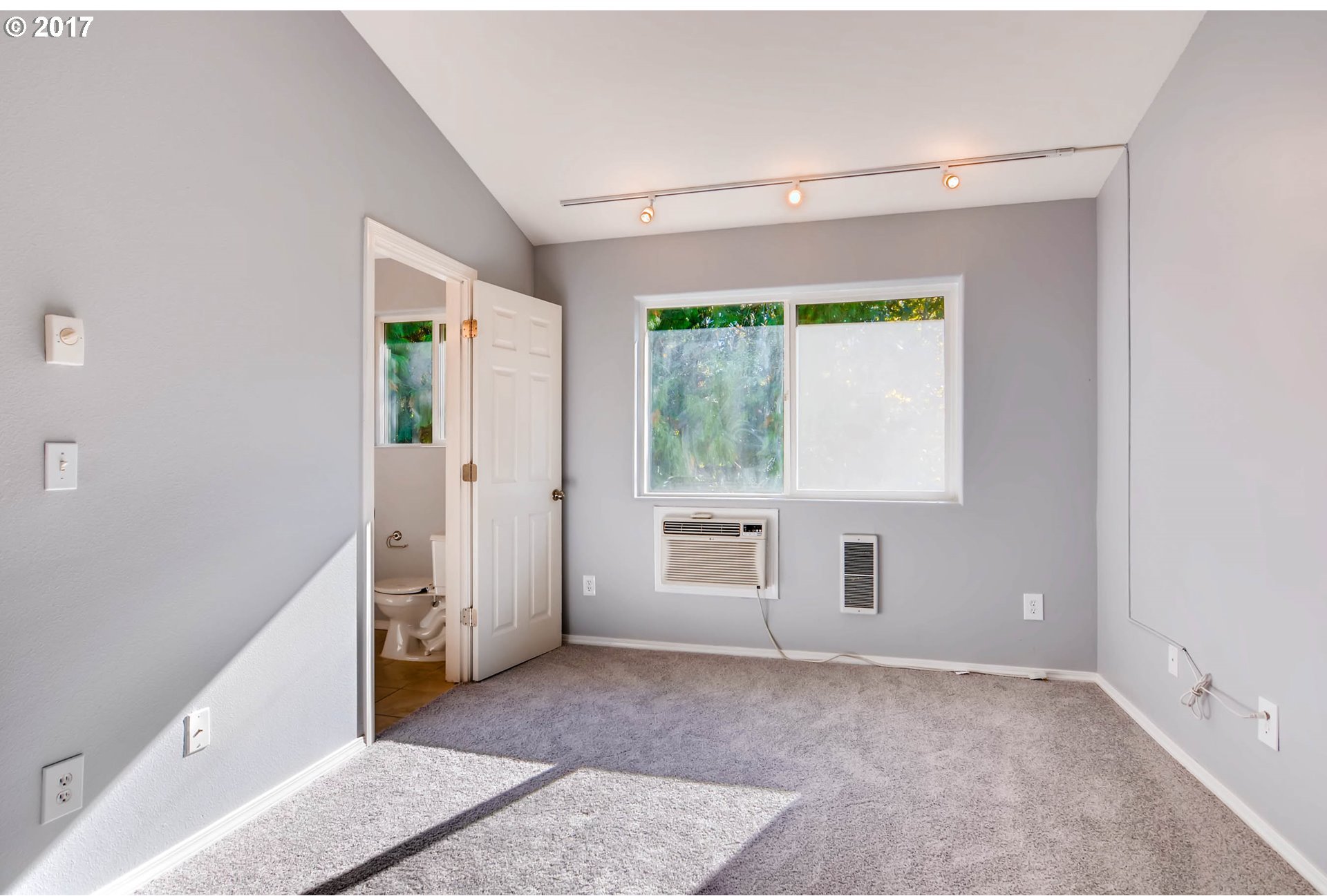 14280 Southwest Cougar Ridge Drive Beaverton, OR 97008 - Photo 12 of 24