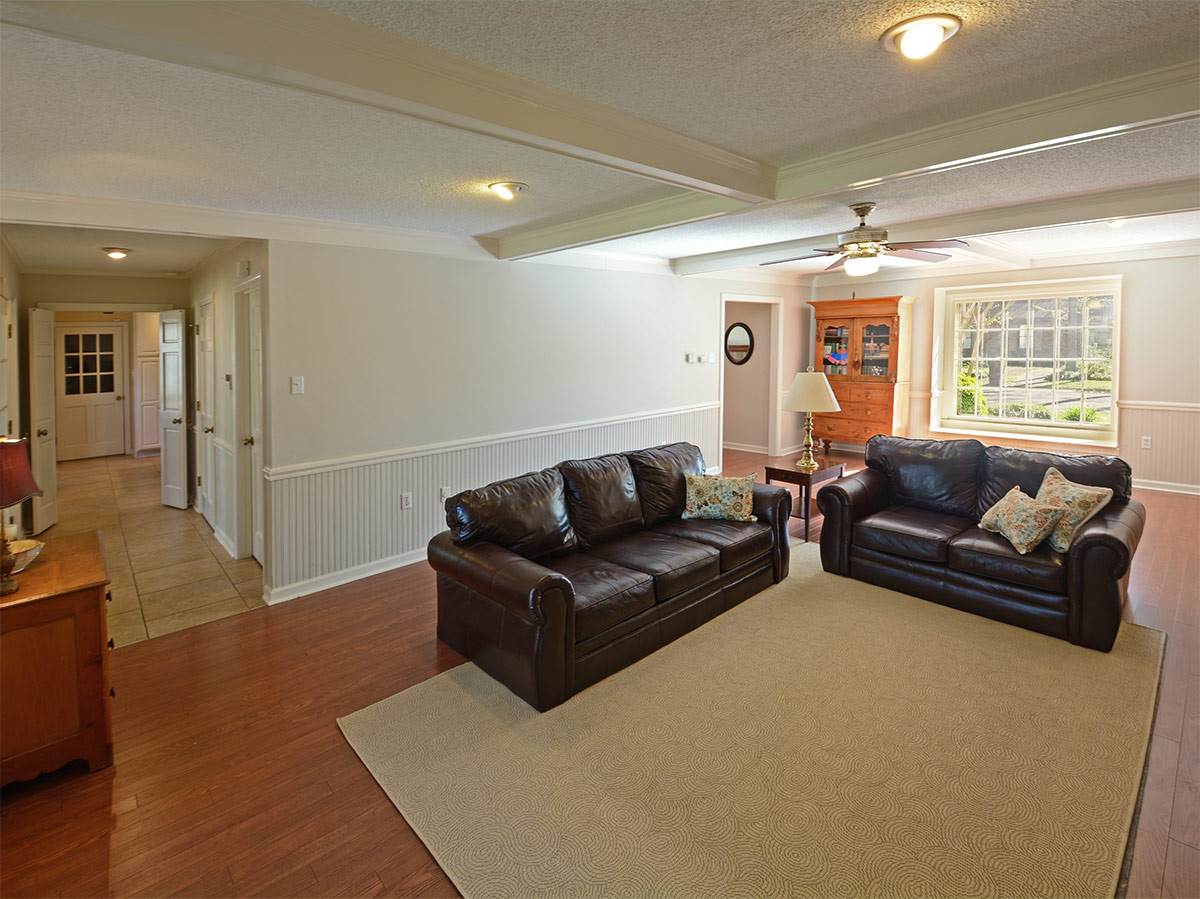 1917 Edwards Mill Road Germantown, TN 38139 - Photo 5 of 17 Gallery Image 5