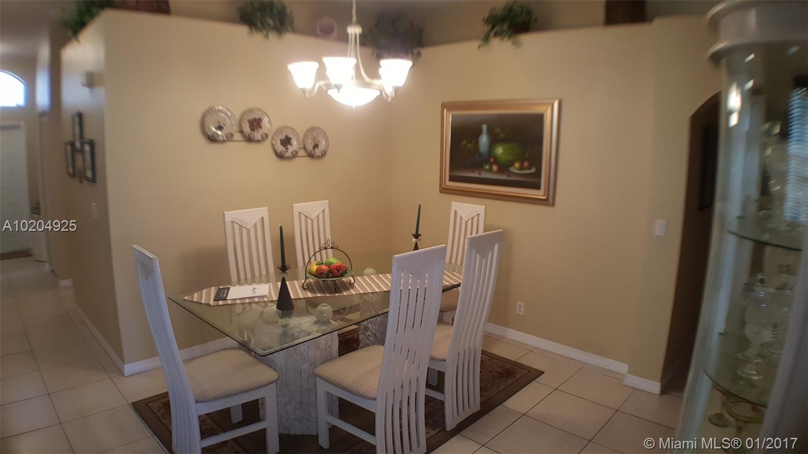 Encantada Pembroke Pines, FL 33029 - Photo 12 of 32