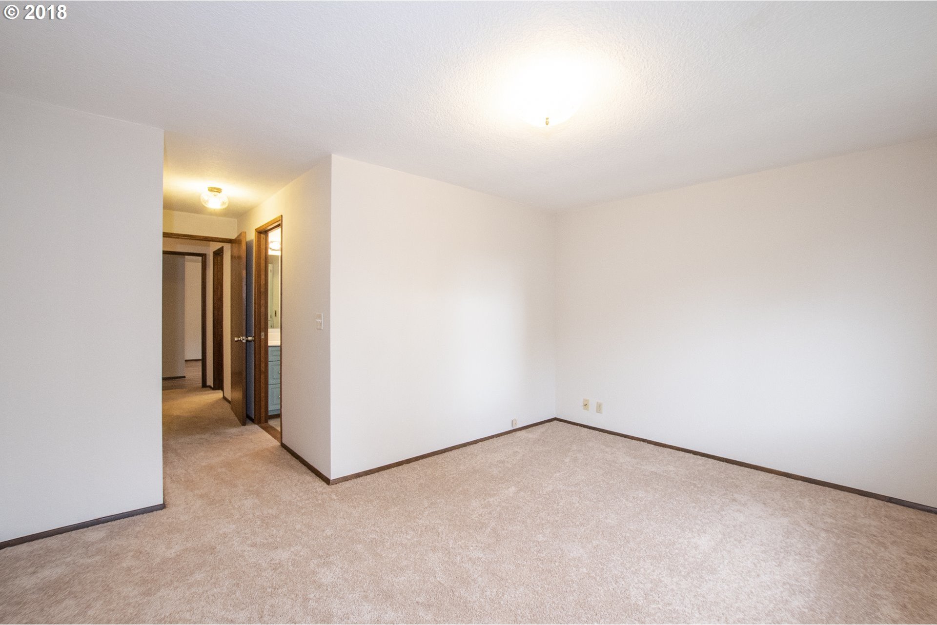 264 64th Street Springfield, OR 97478 - Photo 14 of 27